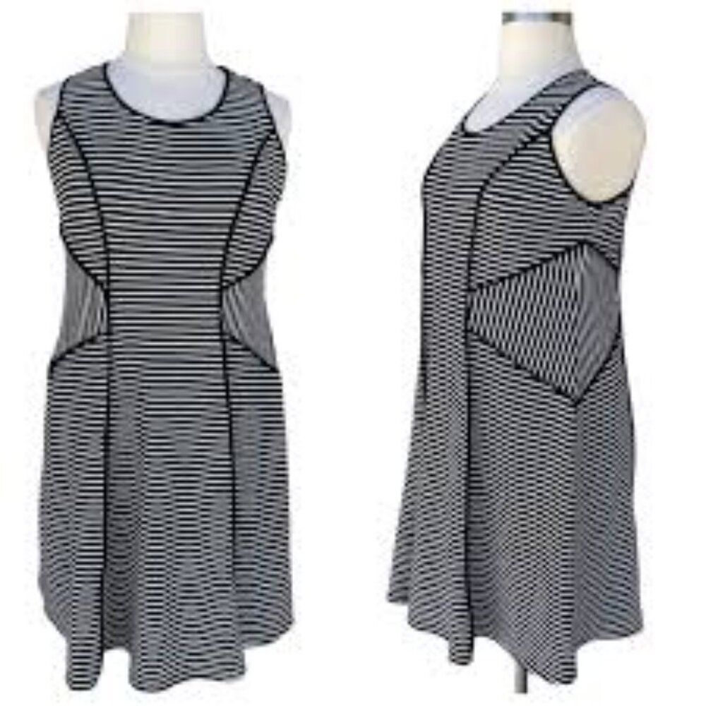 Karen Kane Dress Size 3X  Sleeveless Stretchy Black & White summer office Comfy